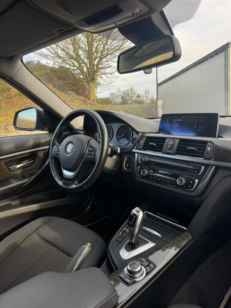 BMW série 3 328i LUXURY